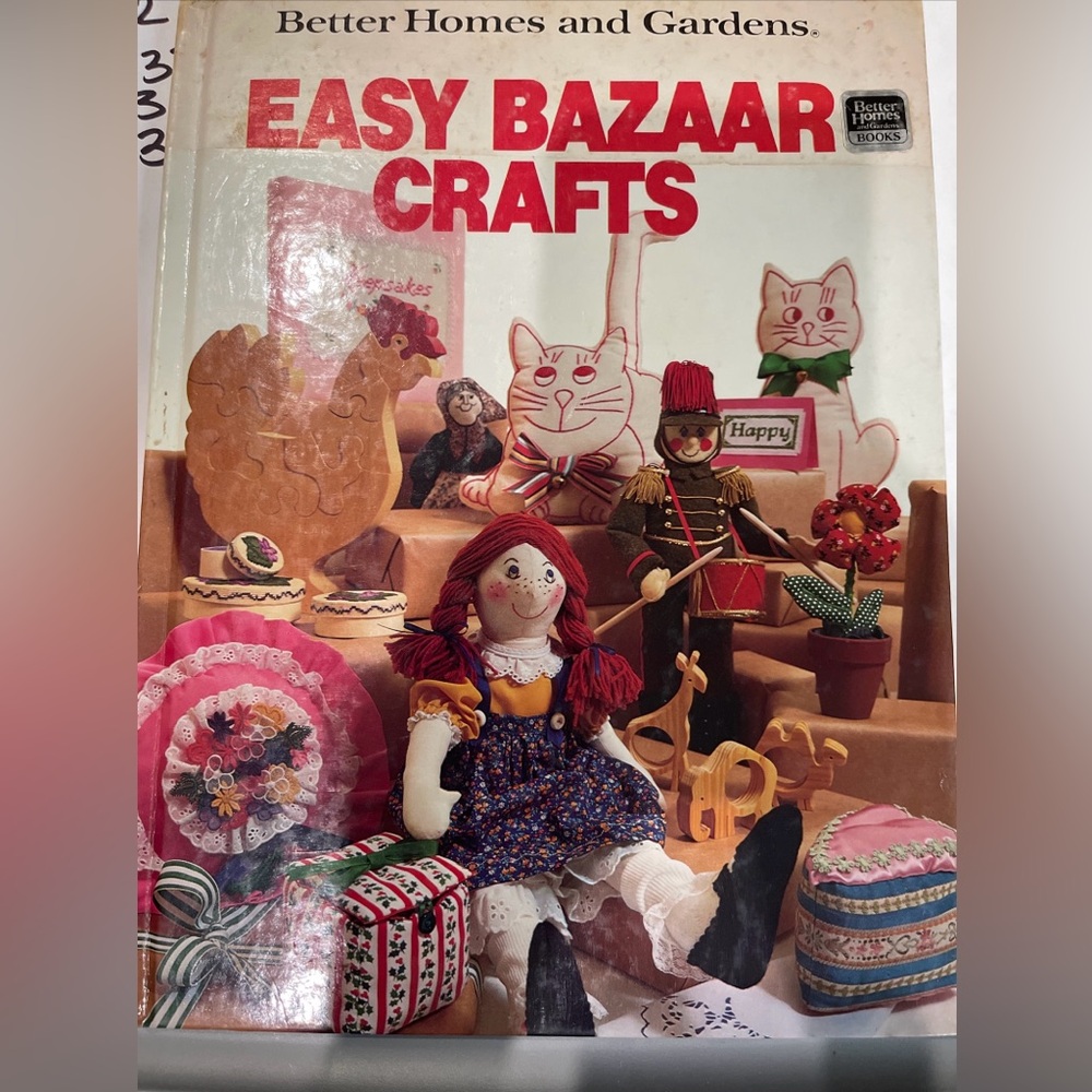 Vintage Better Homes and Gardens Easy Bazaar Crafts Hardcover Book  1981